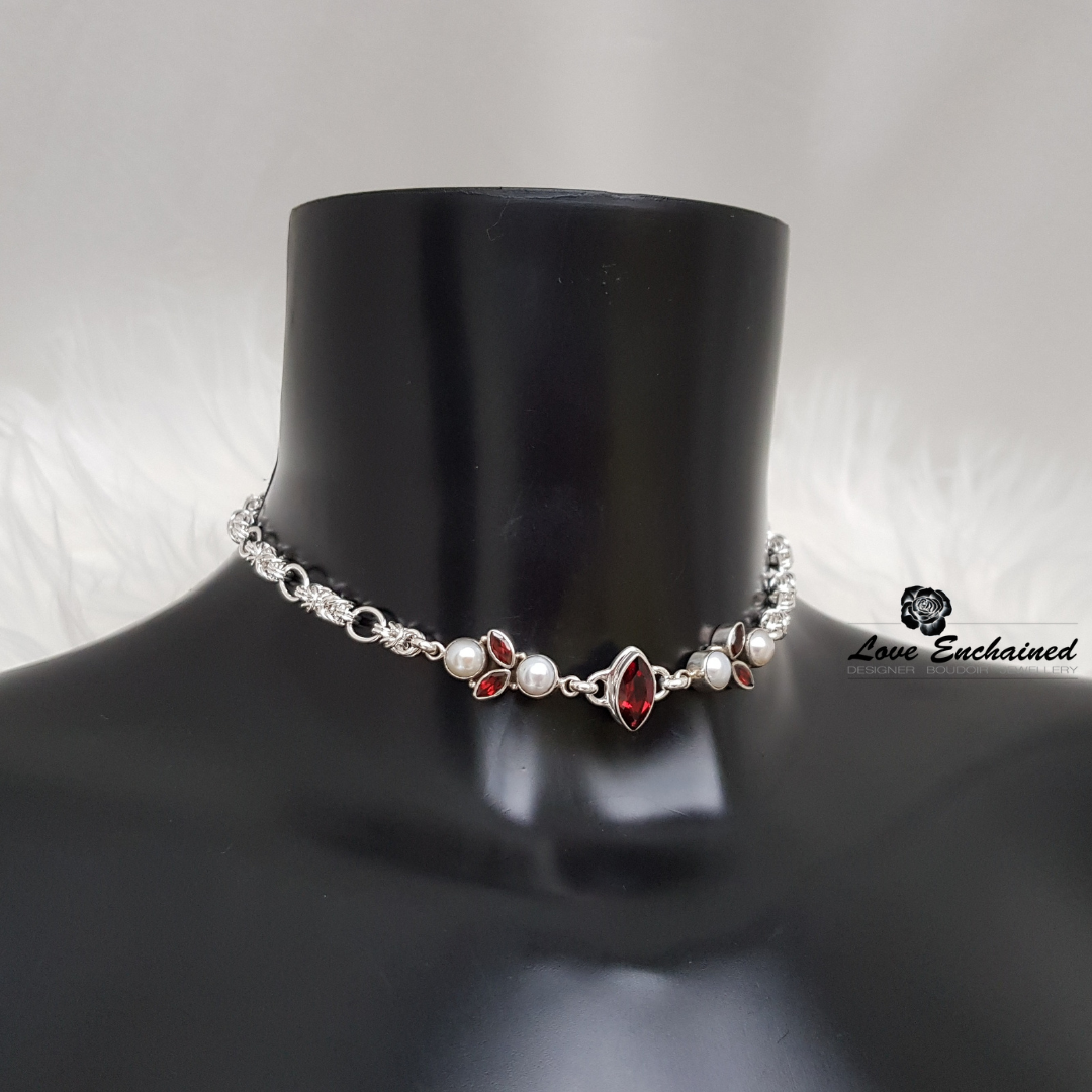 Galatée Garnet submissive collar - sterling silver garnet and pearl