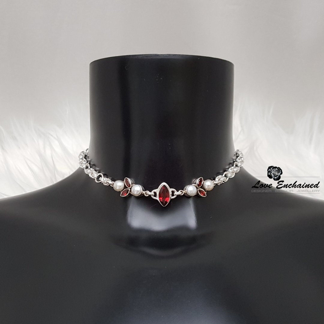 Galatée Garnet submissive collar - sterling silver garnet and pearl